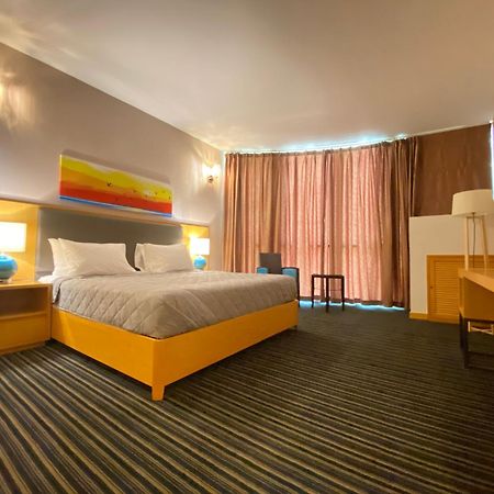 סיינט פיטרסברג Galaxy Hotel מראה חיצוני תמונה