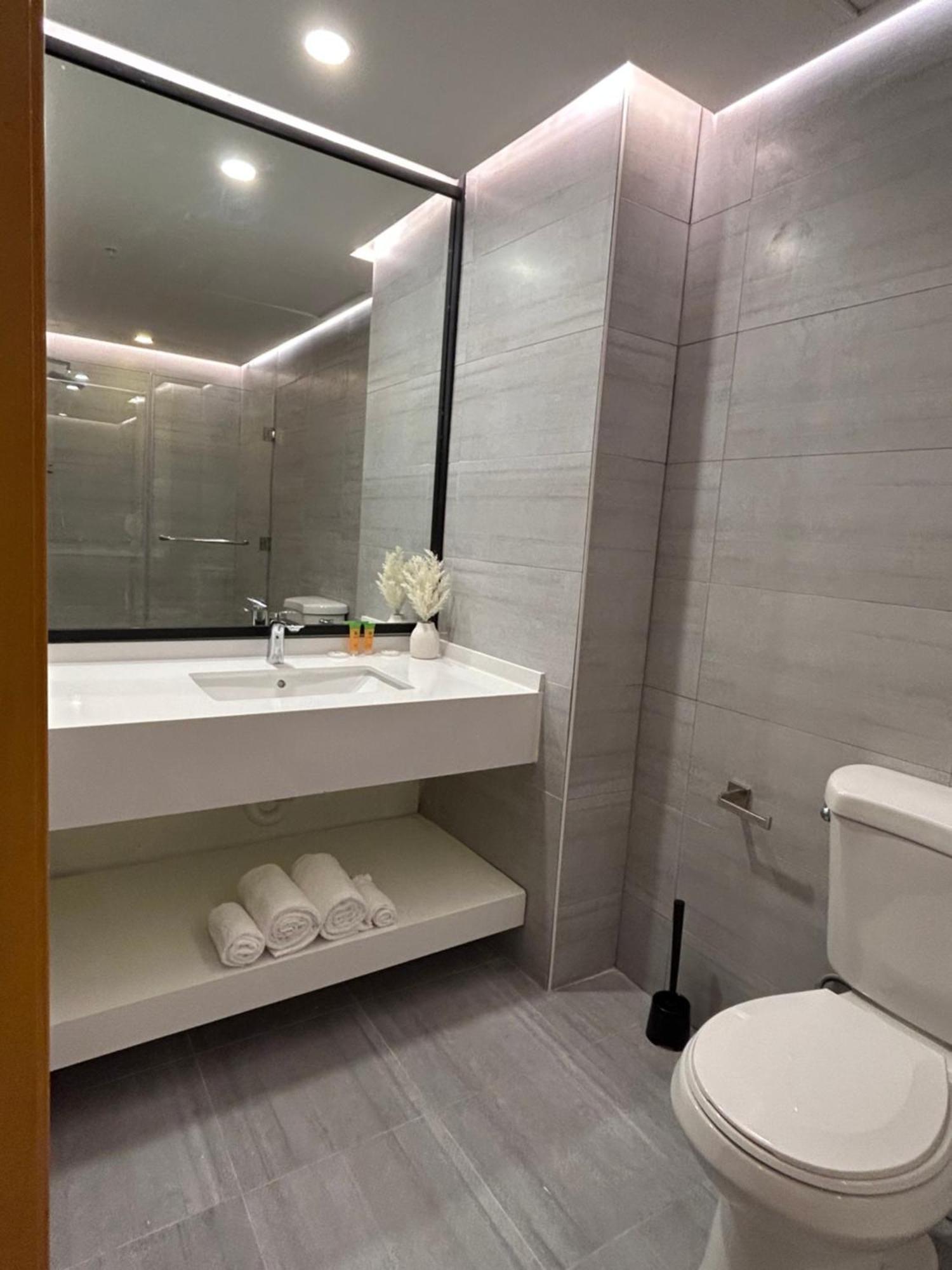סיינט פיטרסברג Galaxy Hotel מראה חיצוני תמונה