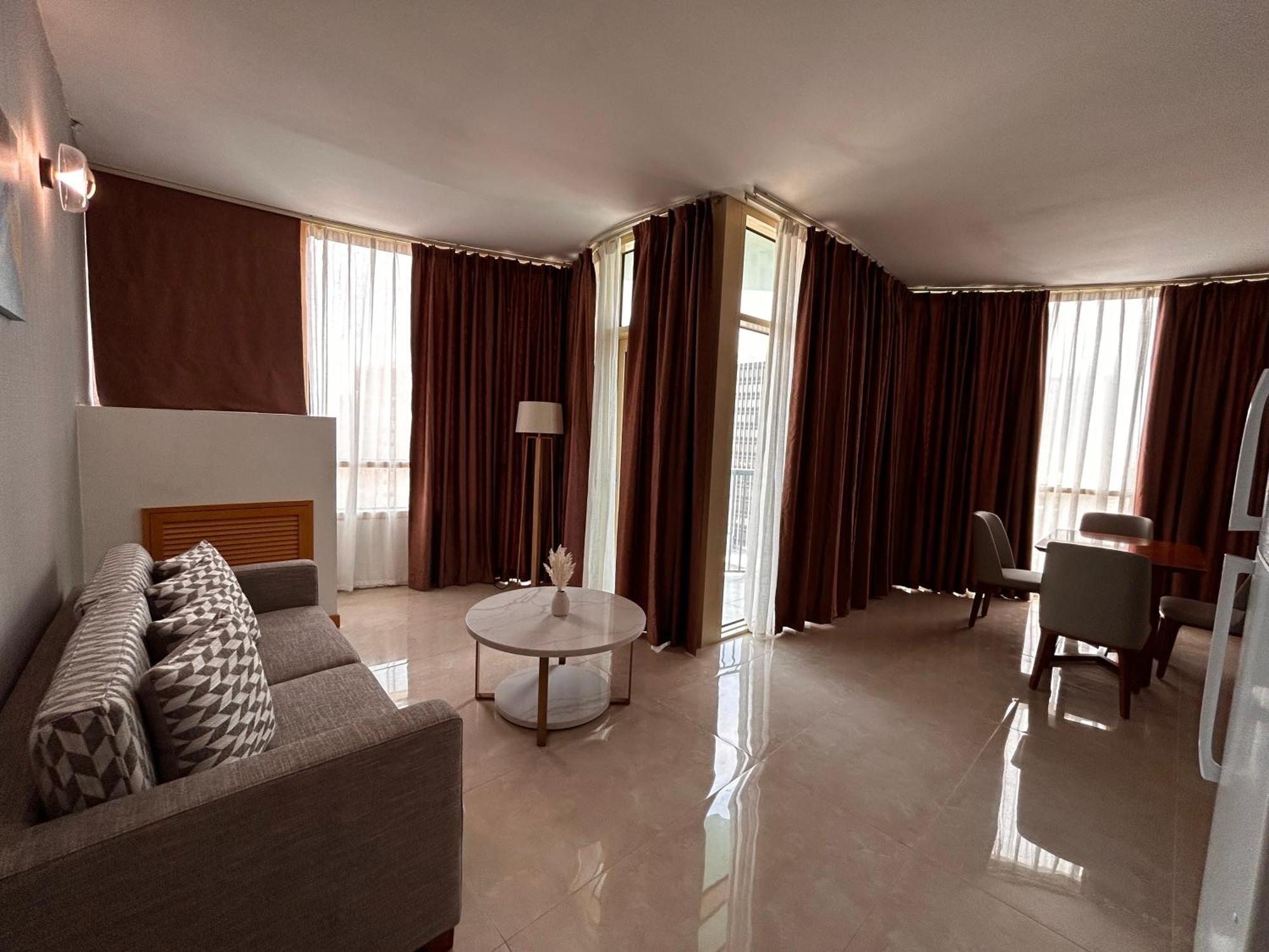 סיינט פיטרסברג Galaxy Hotel מראה חיצוני תמונה