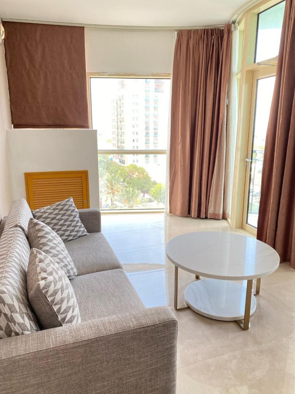 סיינט פיטרסברג Galaxy Hotel מראה חיצוני תמונה